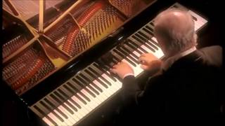 Beethoven  Piano Sonata No 5 in C minor  Daniel Barenboim [upl. by Grail]