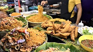 Street Food in Bangkok Thailand Best Stalls around MBK Center [upl. by Bonny]