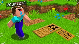 Minecraft NOOB vs PRO HIDDEN BASE in Minecraft [upl. by Gusti]