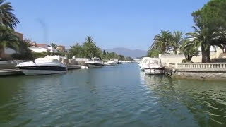 Empuriabrava Ampuriabrava Rundfahrt mit dem Boot auf dem Kanal [upl. by Fausta953]