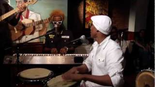 Unforgettable Live Performance Pedrito Martinez Group  La Luna  La Luna Live New Yorkmp4 [upl. by Ahsinot275]