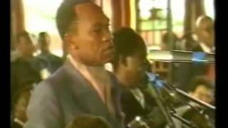 Mobutu face aux journalistes le 24 Avril 1990 apres son discours de democratisation [upl. by Ethelin608]