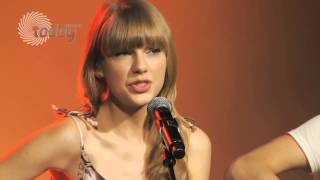 Taylor Swift I Knew You Were Trouble Live Acoustic [upl. by Melania]