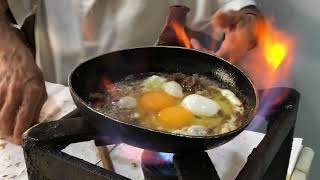 Al Soussi Lebanese Breakfast السوسي ، فطور لبناني تقليدي ، بيض ، حمص ، فول ، فتة ، كبدة [upl. by Middendorf]