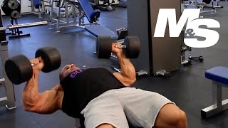 Jay Cutlers Training Tips Maximum Contraction Dumbbell Bench Press [upl. by Claretta]