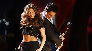 Shakira  La Tortura ft Alejandro Sanz Live at The 2006 Latin Grammys HQ [upl. by Kelwen]