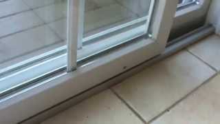 How to fix the sliding door that sticks [upl. by Yaya]