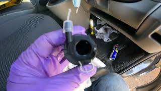 VivaroTraficPrimastar Replacing the Clutch Master Cylinder [upl. by Emmie444]