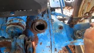 Ford 2000 Tractor Hydraulic Lift amp Rear Axle Servicing [upl. by Anaoy]