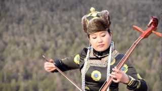 Traditional Mongolian Music amp Song quotThree Beautiful Chestnut Maresquot [upl. by Dallis957]