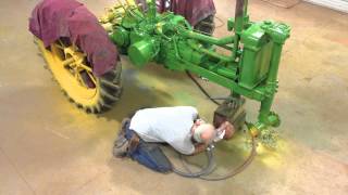 Timelapse painting a John Deere B tractor 1936 unstyled [upl. by Aihtnys]