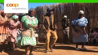 Danse traditionnelle africaine en Namibie [upl. by Hendrika568]