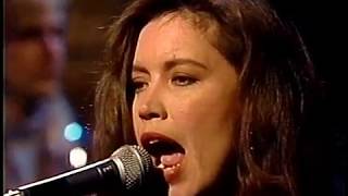 Toni Childs  I Gotta Go Now Live on Letterman 1991 [upl. by Schoenberg]