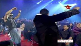 1High VA Q akshay kumar amp john abraham dance performance in airtel super star awards 2011 by ravi [upl. by Gnus]