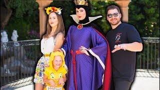 It’s A Spooky Halloween Day In Disneyland  Disneyland Vlog [upl. by Nohsauq70]